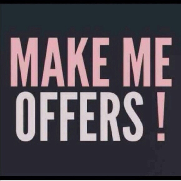 🎀💕Make me offers & bundle!💕🎀