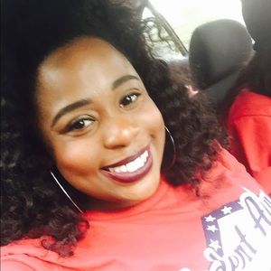 Meet your Posher, Ginay