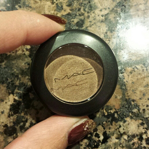 MAC woodwinked eyeshadow
