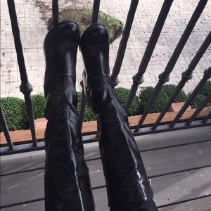 American Eagle black boots!