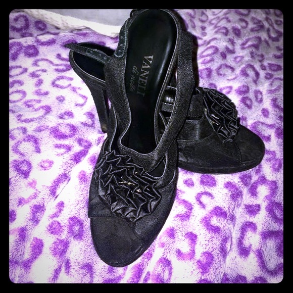 Vaneli Di Notte peep toe heels