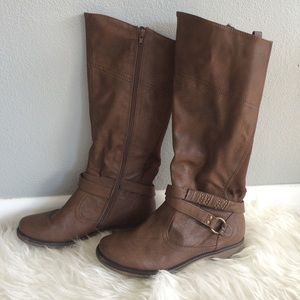 Bear Trap Tall Brown Boots