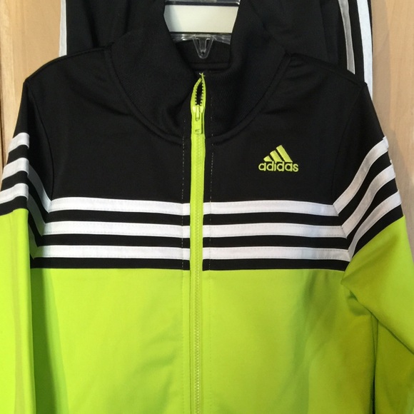 KIDS ADIDAS TRACKSUIT SIZE 7