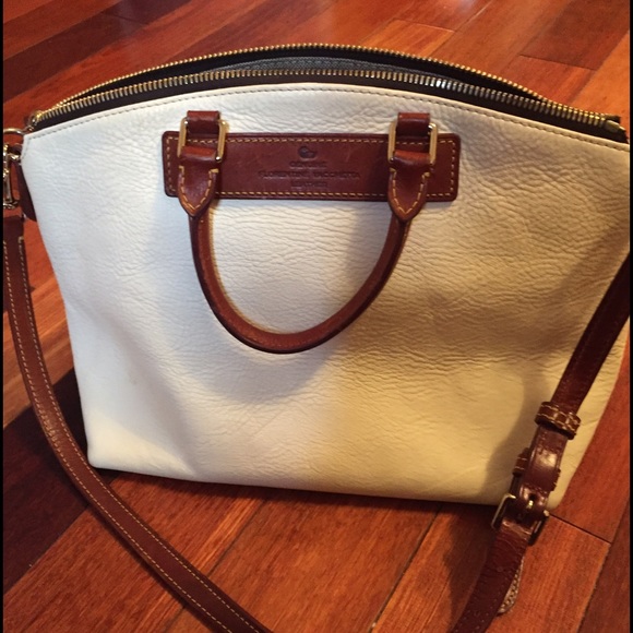 💯 Authentic Dooney & Bourke white handbag - Picture 2 of 4