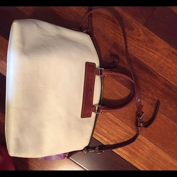 💯 Authentic Dooney & Bourke white handbag - Picture 3 of 4