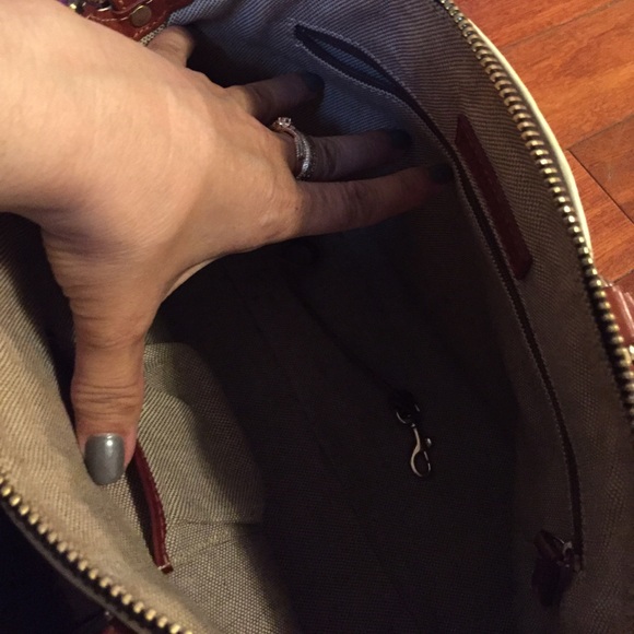💯 Authentic Dooney & Bourke white handbag - Picture 4 of 4