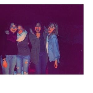 Meet your Posher, Emalia