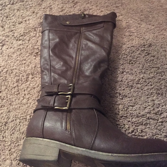 Extended calf size 9 leather knee boots