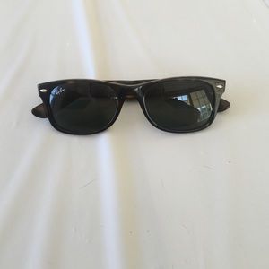 NWOT Wayfarer Raybans