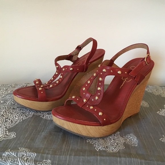 Red wedges