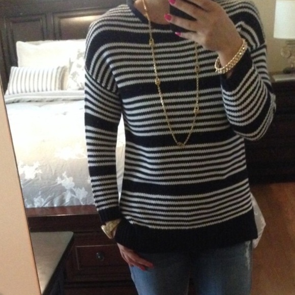 .•. s t r i p e d || s w e a t e r .•. - Picture 3 of 3