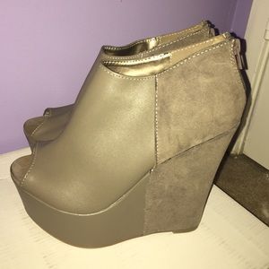 Forever 21 wedge booties Women's size 7