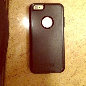 Black iPhone 6plus otter box