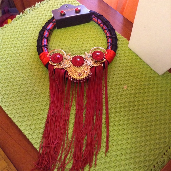 Necklace - Picture 2 of 3