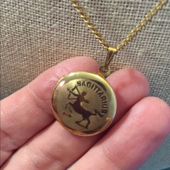 Vintage Jewelry - Vintage Sagittarius Locket