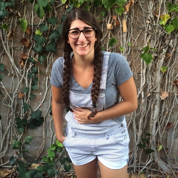 Meet your Posher, Adriana