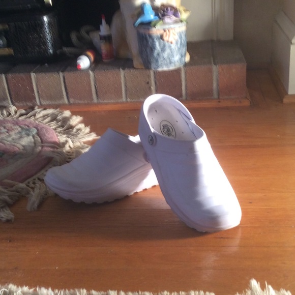 Any wear work shoes🎈