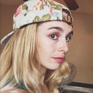 🌸  floral & leather strap snapback