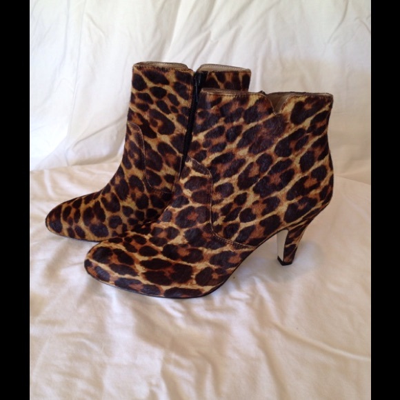 INC "Hannah" Ladies Spotted Comfort Boots.  Size 6