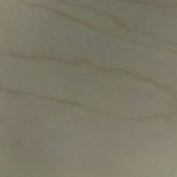 Meet your Posher, Ariel - Picture 1 of 1