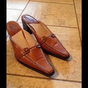 Tan Leather with Brown Heel Size 6