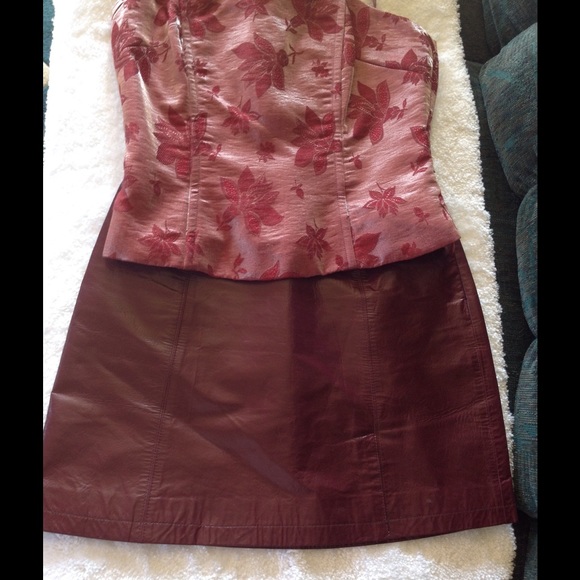 Pretty Burgandy Copper Key Leather Skirt - Picture 4 of 4