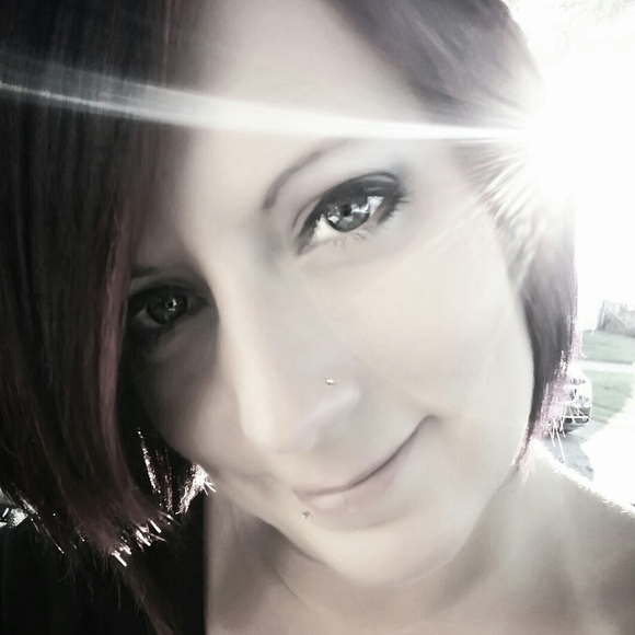 Welcome to my closet ❤ - Picture 6 of 8