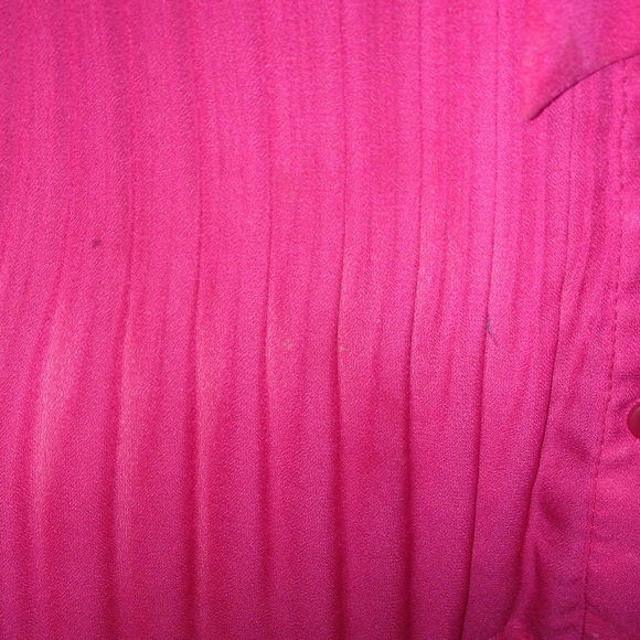 ‼️Sold in bundle‼️ Host Pick 🎉🎈Pink blouse - Picture 3 of 4