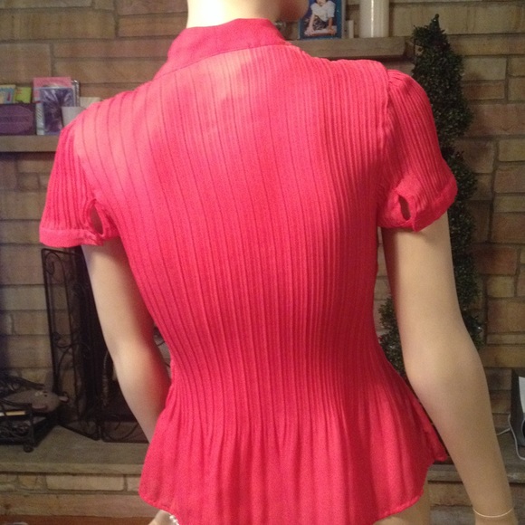 ‼️Sold in bundle‼️ Host Pick 🎉🎈Pink blouse - Picture 4 of 4