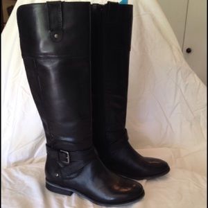 Marc Fisher "Amber" Ladies Boots.  Size 6M. New.