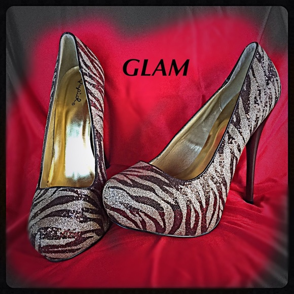 Qupid Shoes - 💋SALE💋Sparkly Animal Print Stiletto Gold/Bronze