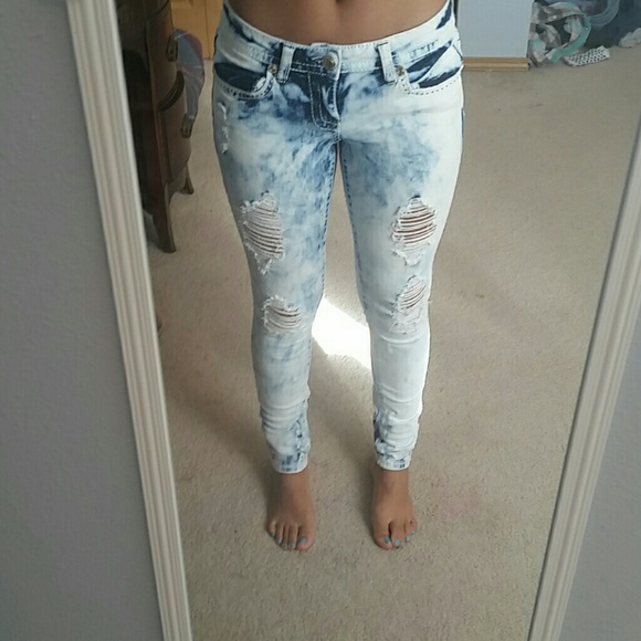 Wet Seal, Almost Famous jeans