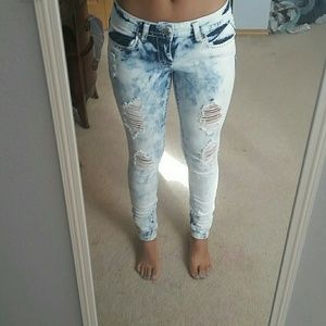 Wet Seal, Almost Famous jeans