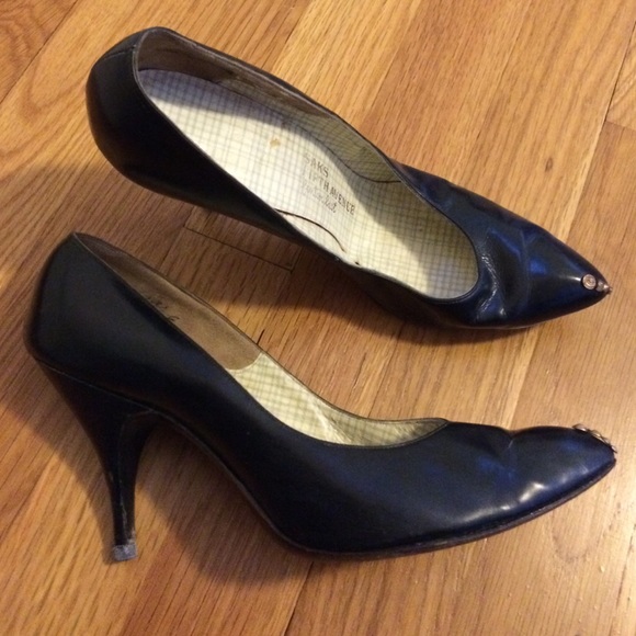 Saks fifth ave vintage pumps