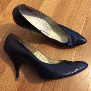 Saks fifth ave vintage pumps