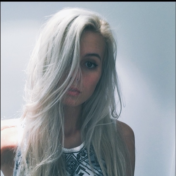 Meet your Posher, Moni Coco - Picture 4 of 4