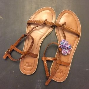 Adorable Brown sandals.