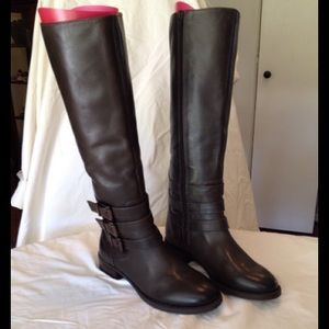 INC Ladies Boots. Size 6M. Dark brown.