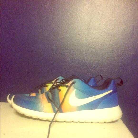 Nike roshe shoes 😍🌅