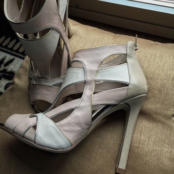 ๐HP๐ x2 Truth or dare by Madonna two tone sandal - Picture 3 of 4