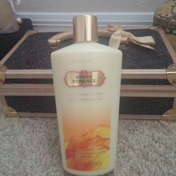 VS Amber Romance