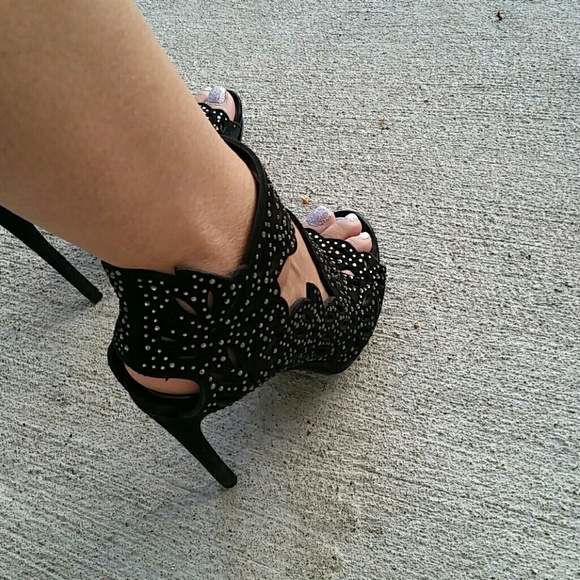 Sparkly Bcbg Heels - Picture 3 of 4