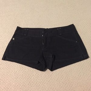 The perfect black shorts