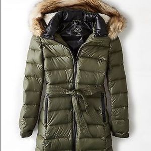AEO NWOT HOODED PUFFER JACKET