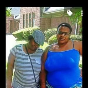 Meet your Posher, Yvette