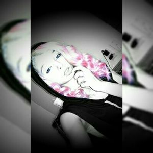 Meet your Posher, Dakota