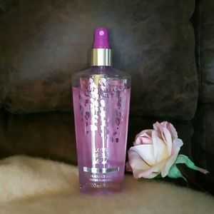 Victoria's Secret Love Spell Blush body spray