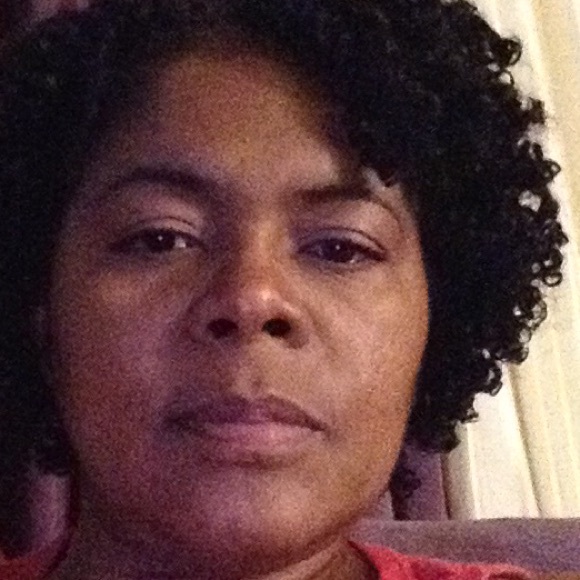 Meet your Posher, Damaris - Picture 1 of 1