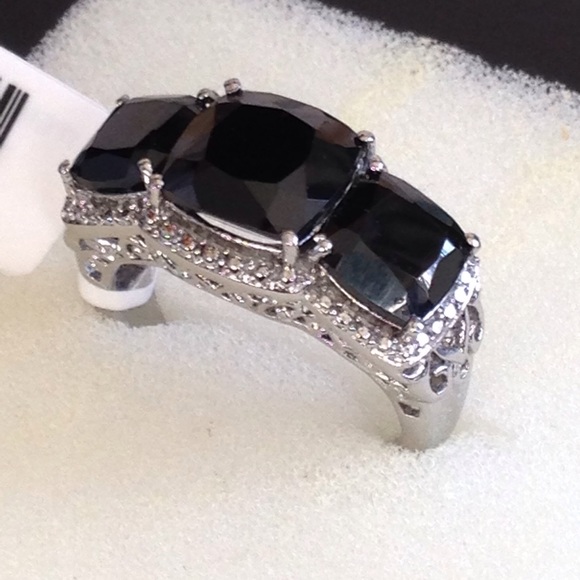 Black Spinel 8.40 CTS - Picture 2 of 3