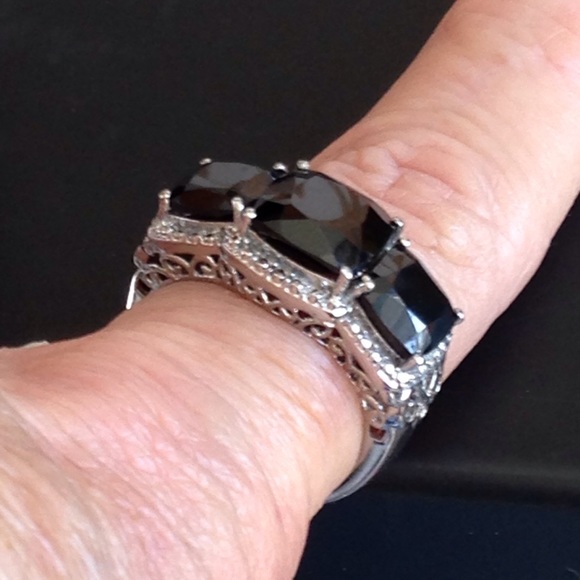 Black Spinel 8.40 CTS - Picture 3 of 3